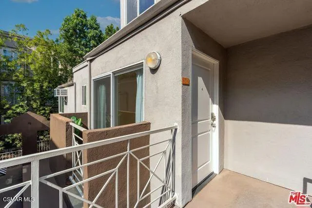 $528,000 | 355 North Maple Street, Unit 242, Burbank, CA 91505