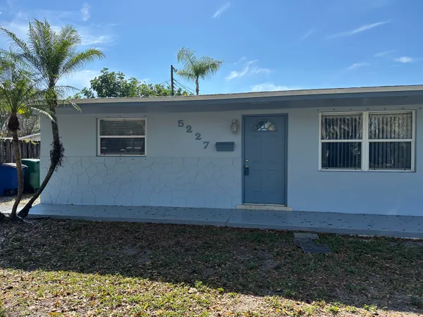 $379,500 | 5227 Southwest 94th Avenue, Cooper City, FL 33328