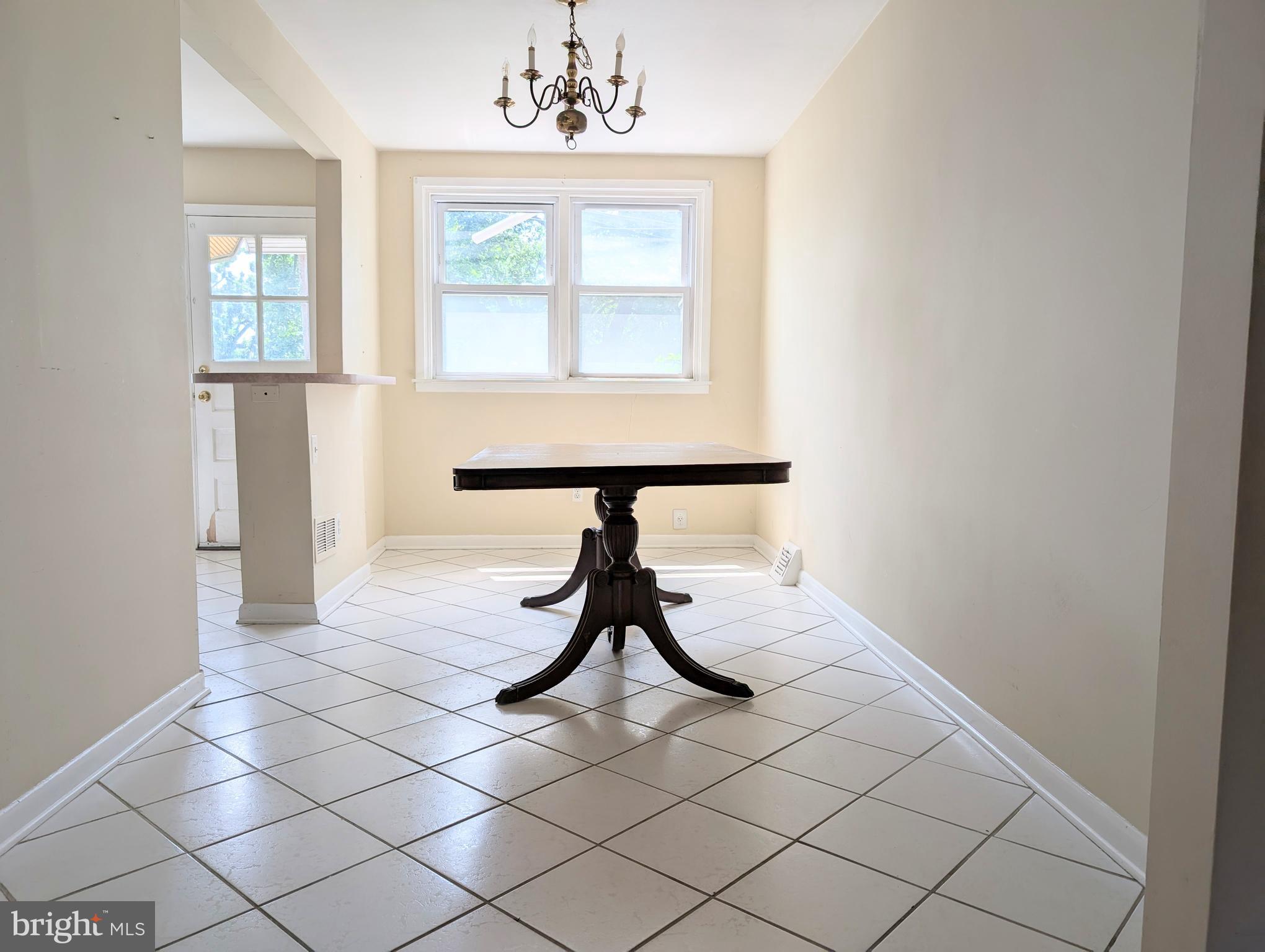116 Botanic Court Upper Darby, PA 19082 - Photo 5 of 25 Gallery Image 5