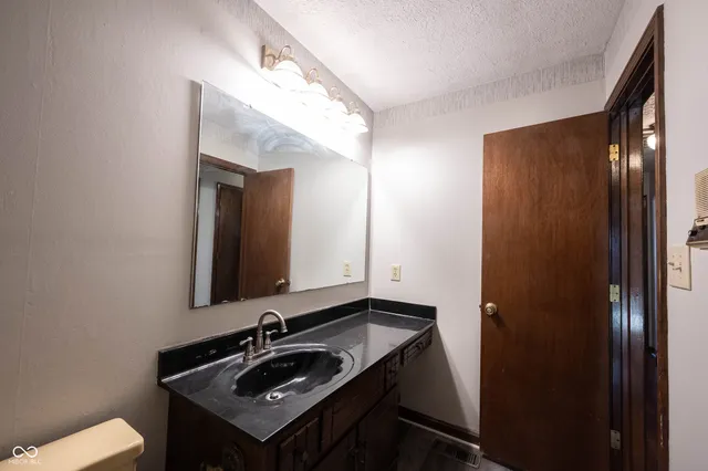 $259,900 | 4537 Whirlaway Drive, Indianapolis, IN 46237