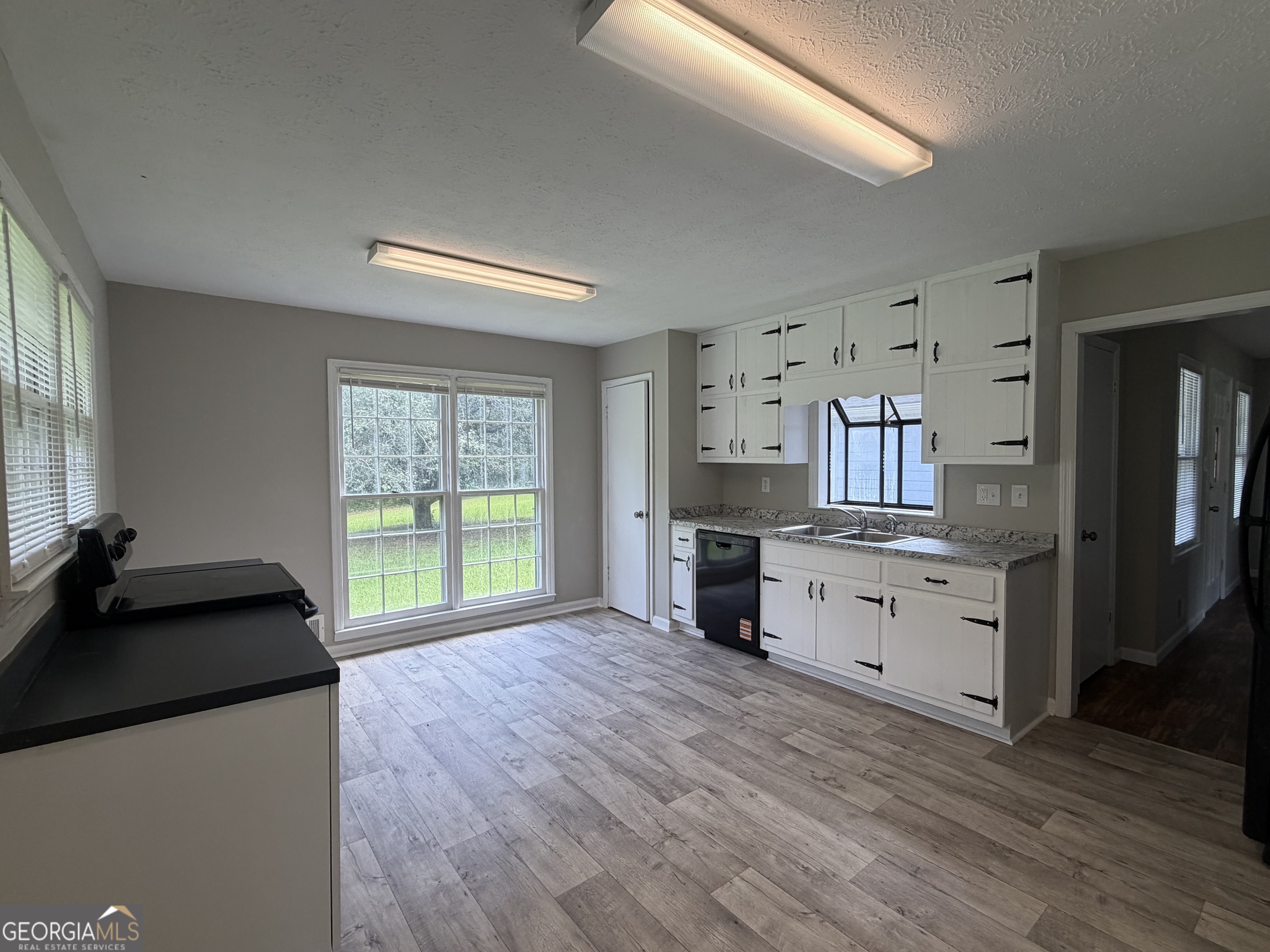965 Hillview Road Hampton, GA 30228 - Photo 4 of 22