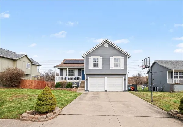 $350,000 | 709 Derby Street, Raymore, MO 64083