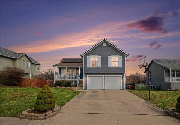 $350,000 | 709 Derby Street, Raymore, MO 64083