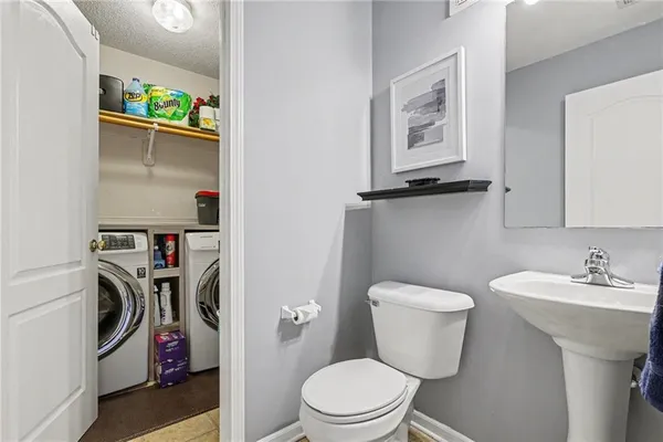 $350,000 | 709 Derby Street, Raymore, MO 64083