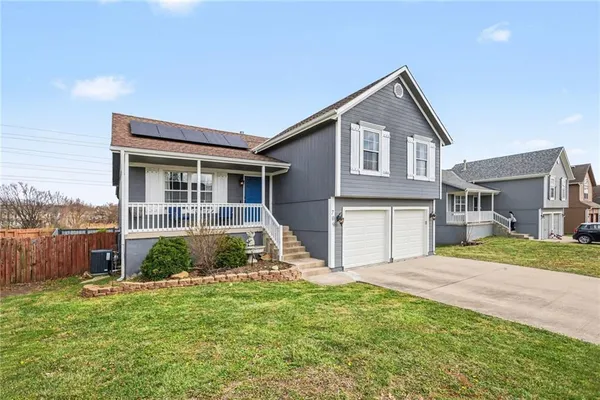 $350,000 | 709 Derby Street, Raymore, MO 64083