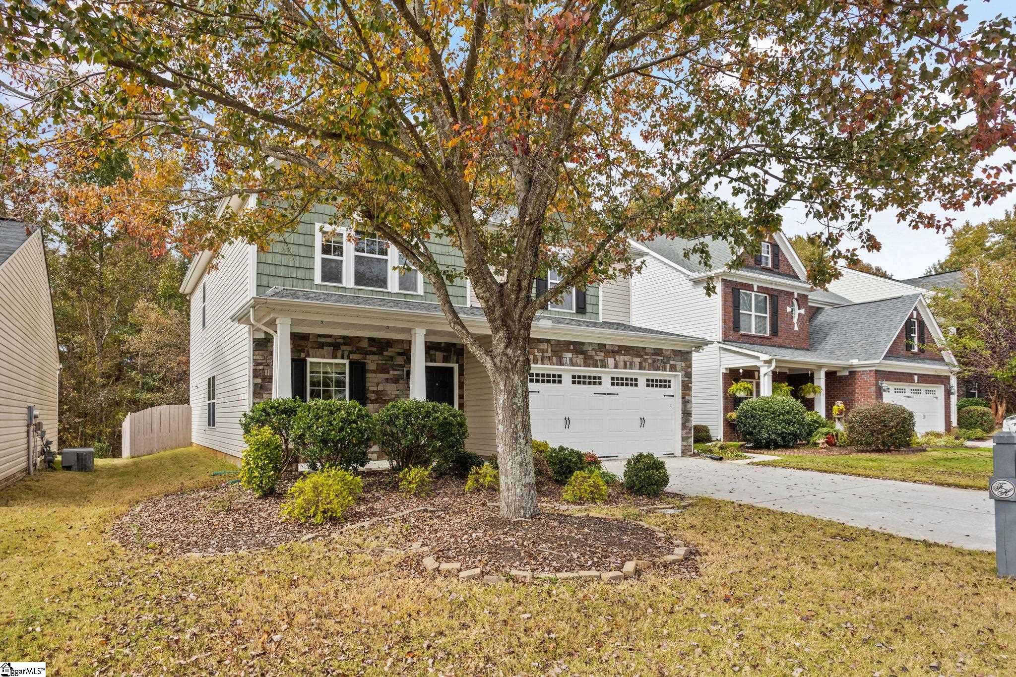 245 Barbours Lane Greenville, SC 29607 - Photo 4 of 38