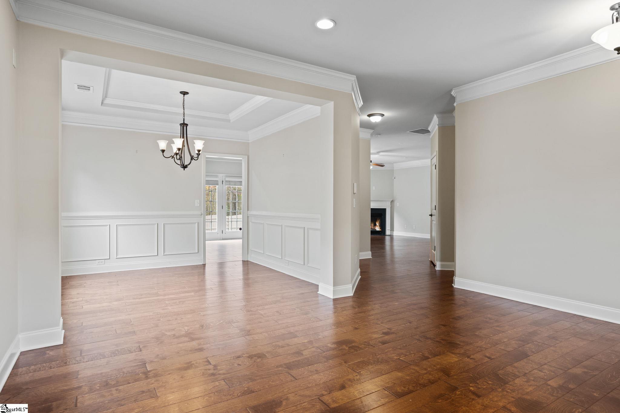 245 Barbours Lane Greenville, SC 29607 - Photo 7 of 38