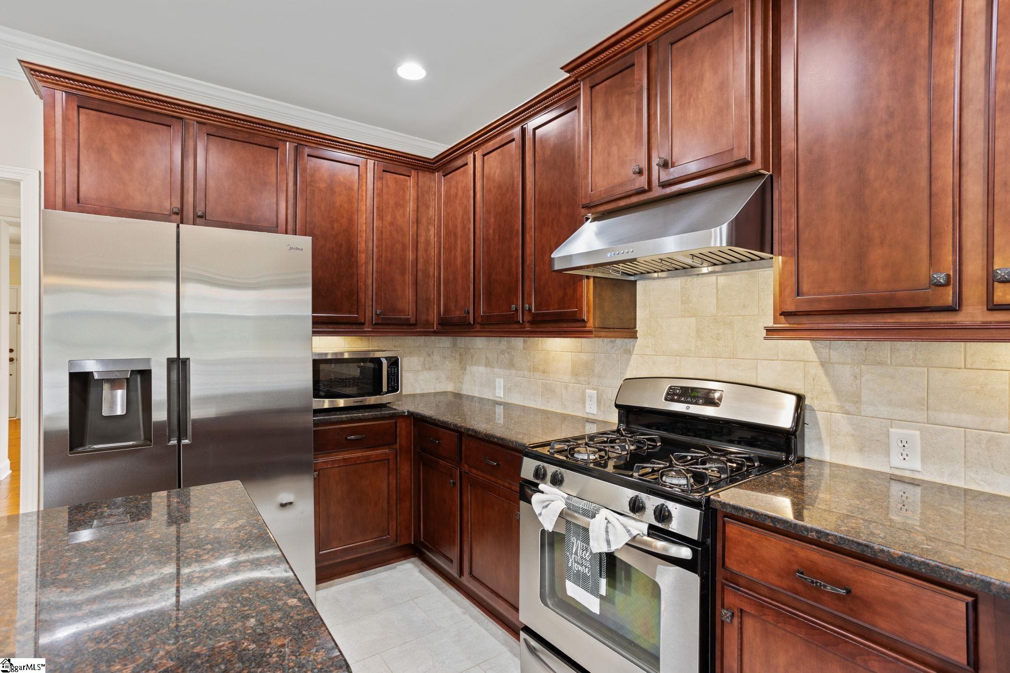 245 Barbours Lane Greenville, SC 29607 - Photo 9 of 38