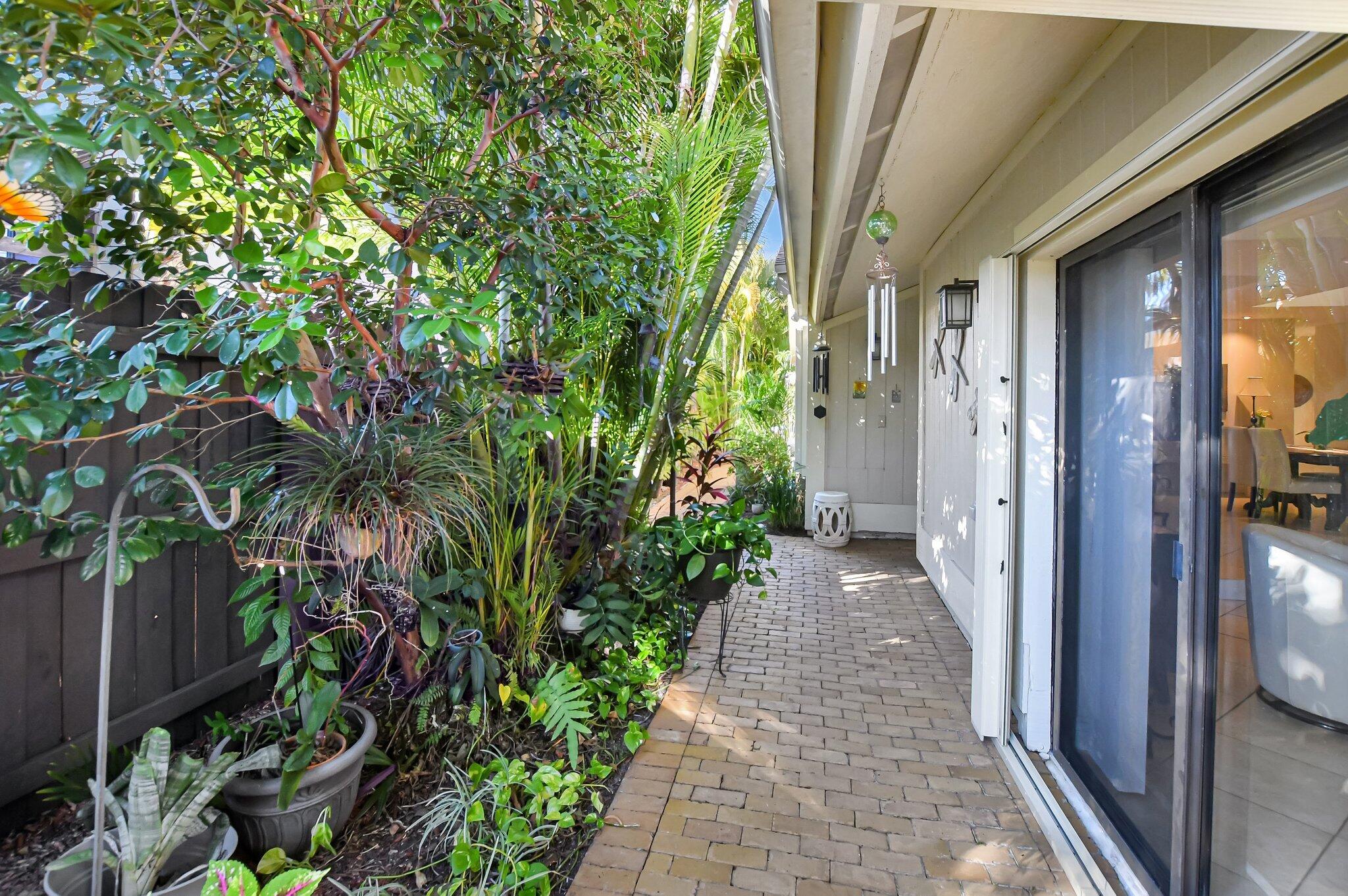 7611 Sierra Terrace West Boca Raton, FL 33433 - Photo 4 of 43 Entry Walkway