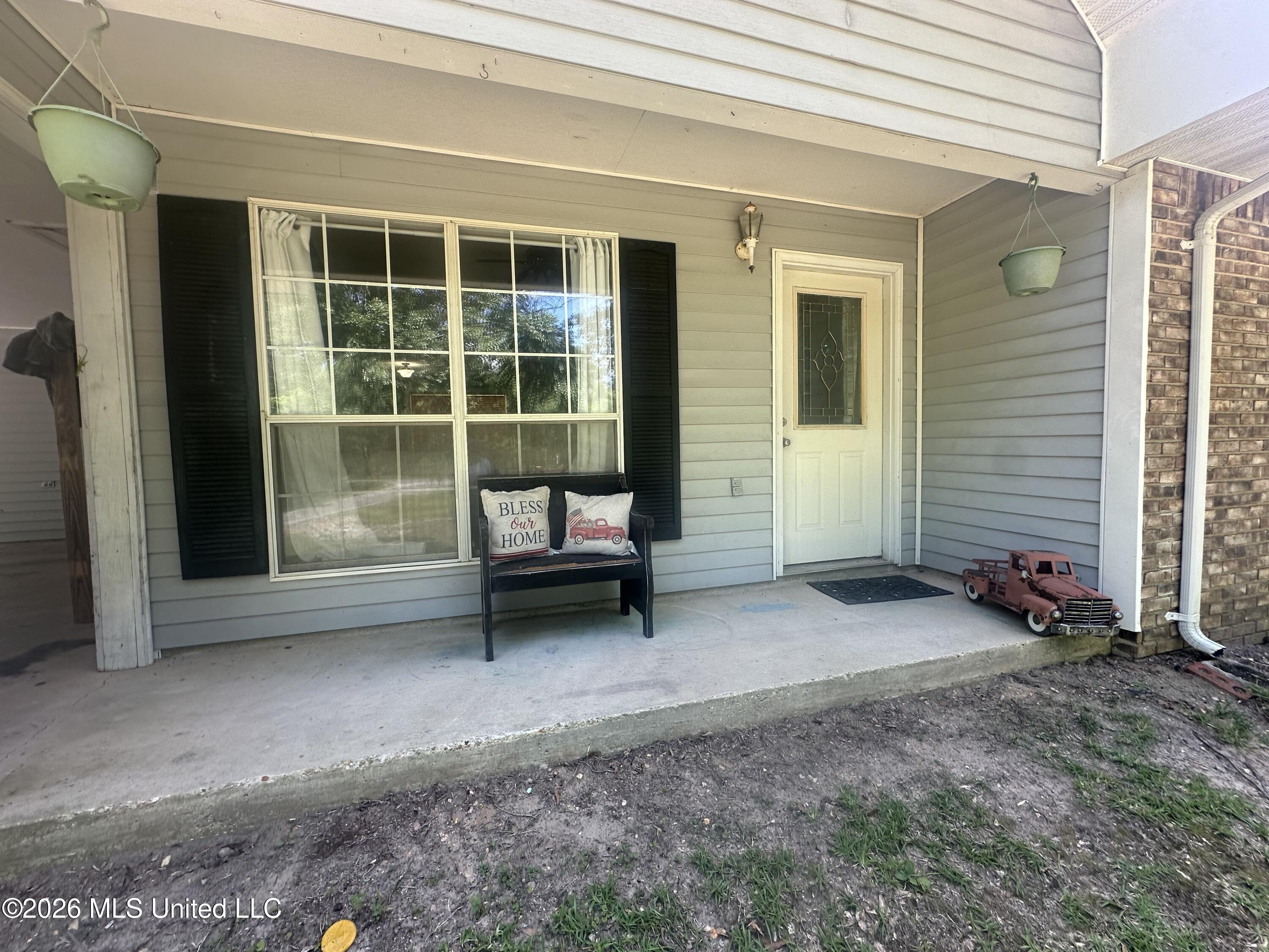 6 Honeycomb Road Wiggins, MS 39577 - Photo 2 of 20 IMG_3454