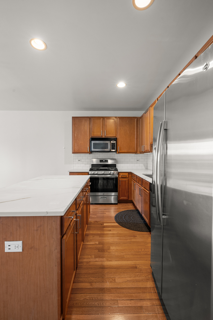 1414 South Halsted Street, Unit 2B Chicago, IL 60607 - Photo 10 of 31 Gallery Image 10