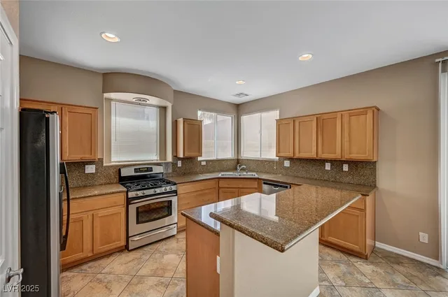 $2,395 | 569 Newberry Springs Drive, Las Vegas, NV 89148