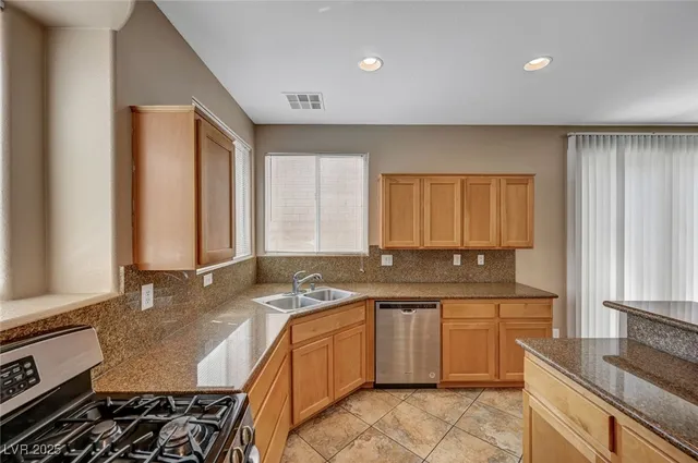$2,395 | 569 Newberry Springs Drive, Las Vegas, NV 89148