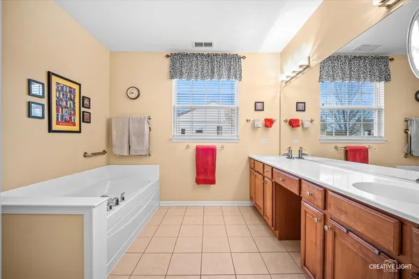 $550,000 | 2809 Stoney Creek Drive, Elgin, IL 60124