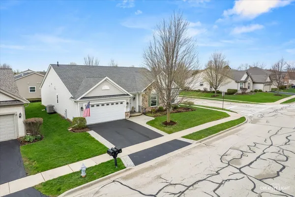 $550,000 | 2809 Stoney Creek Drive, Elgin, IL 60124