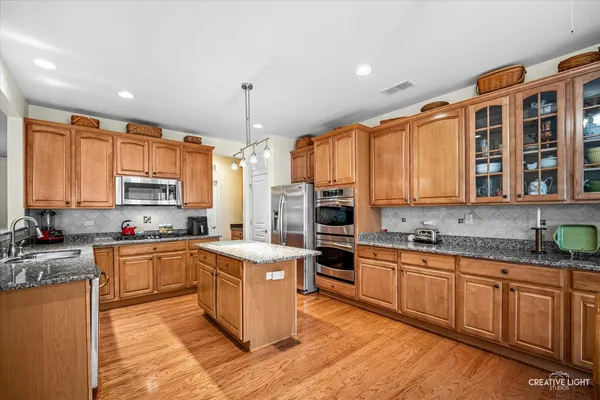 $550,000 | 2809 Stoney Creek Drive, Elgin, IL 60124