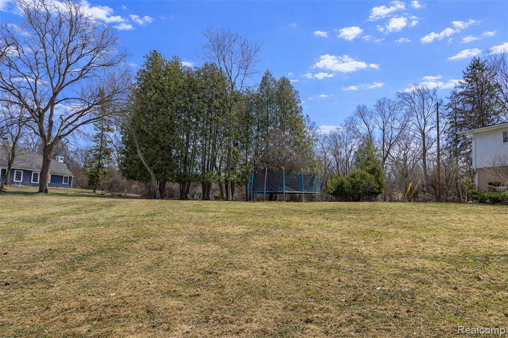 30540 North Greenbriar Road Franklin, MI 48025 - Photo 45 of 48