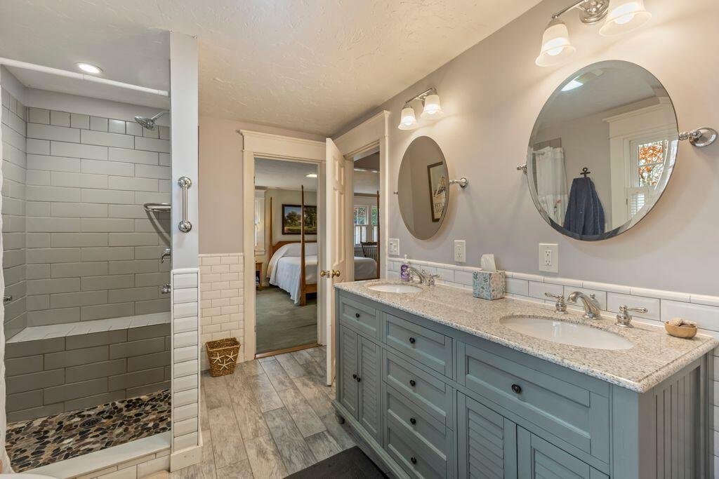 275 Littlejohn Road Yarmouth, ME 04096 - Photo 28 of 38 Bathroom