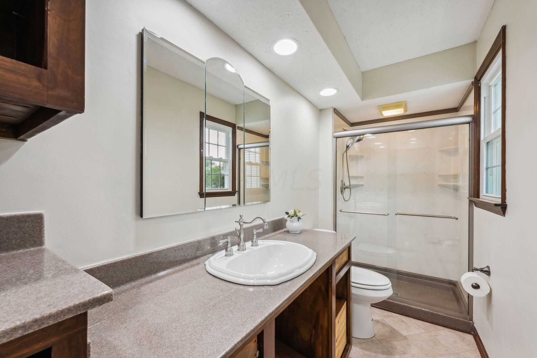 6381 South Sunbury Road Westerville, OH 43081 - Photo 27 of 51 Primary Bath