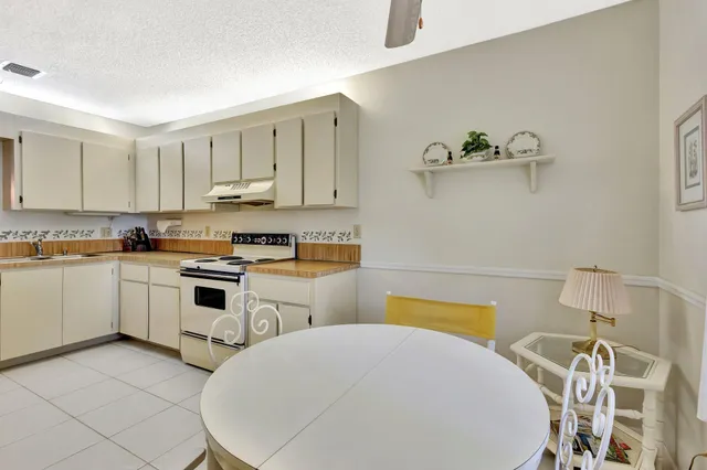 $220,000 | 1600 Southeast St Lucie Boulevard, Unit 211, Stuart, FL 34996