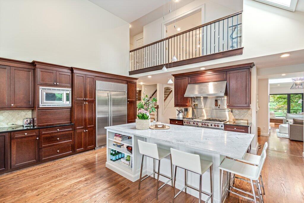 2274 Yorkshire Road Columbus, OH 43221 - Photo 10 of 59 2274 Yorkshire Road-11.jpg-SMALL