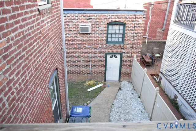 $2,700 | 422 West Clay Street, Richmond, VA 23220