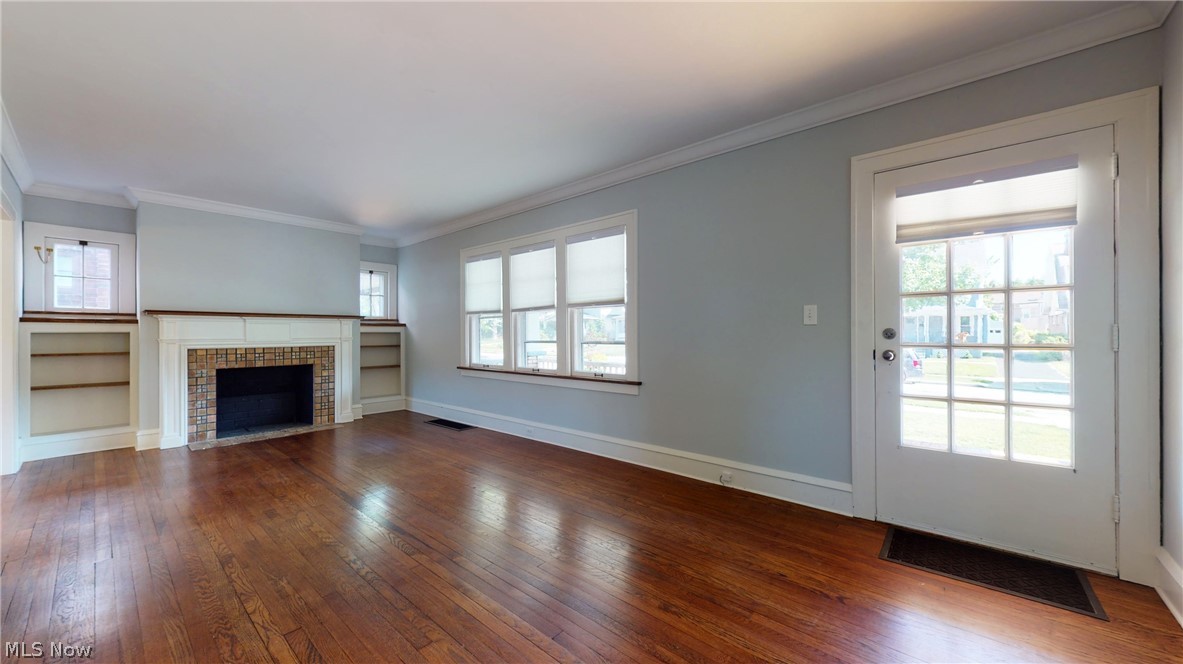 3301 Tullamore Road Cleveland, OH 44118 - Photo 2 of 35 Gallery Image 2