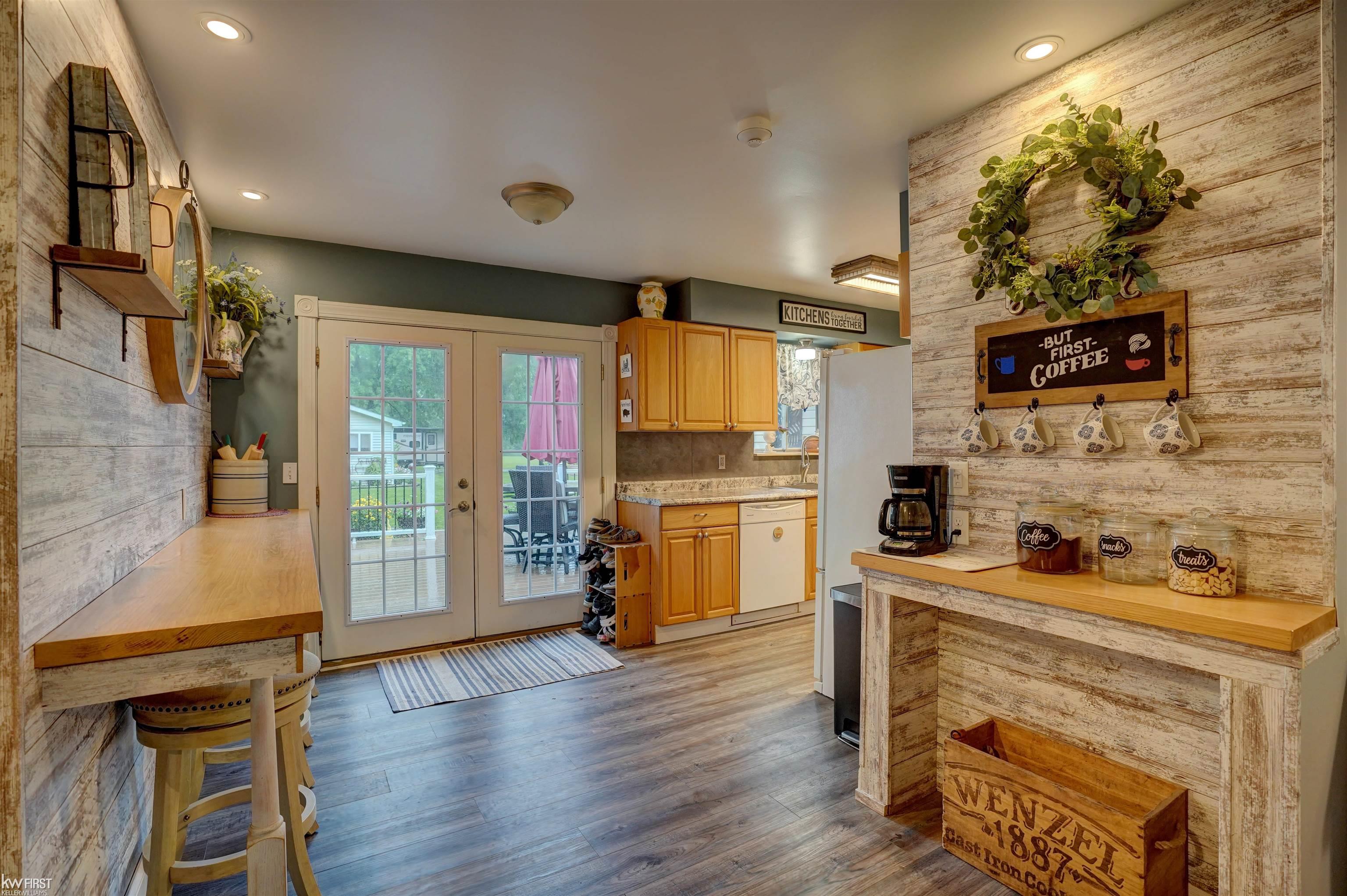 7130 Lapeer Road Davison, MI 48423 - Photo 8 of 81 50148663-9d232248-ec83-4fde-b660-ed7a43aa9094.JPG
