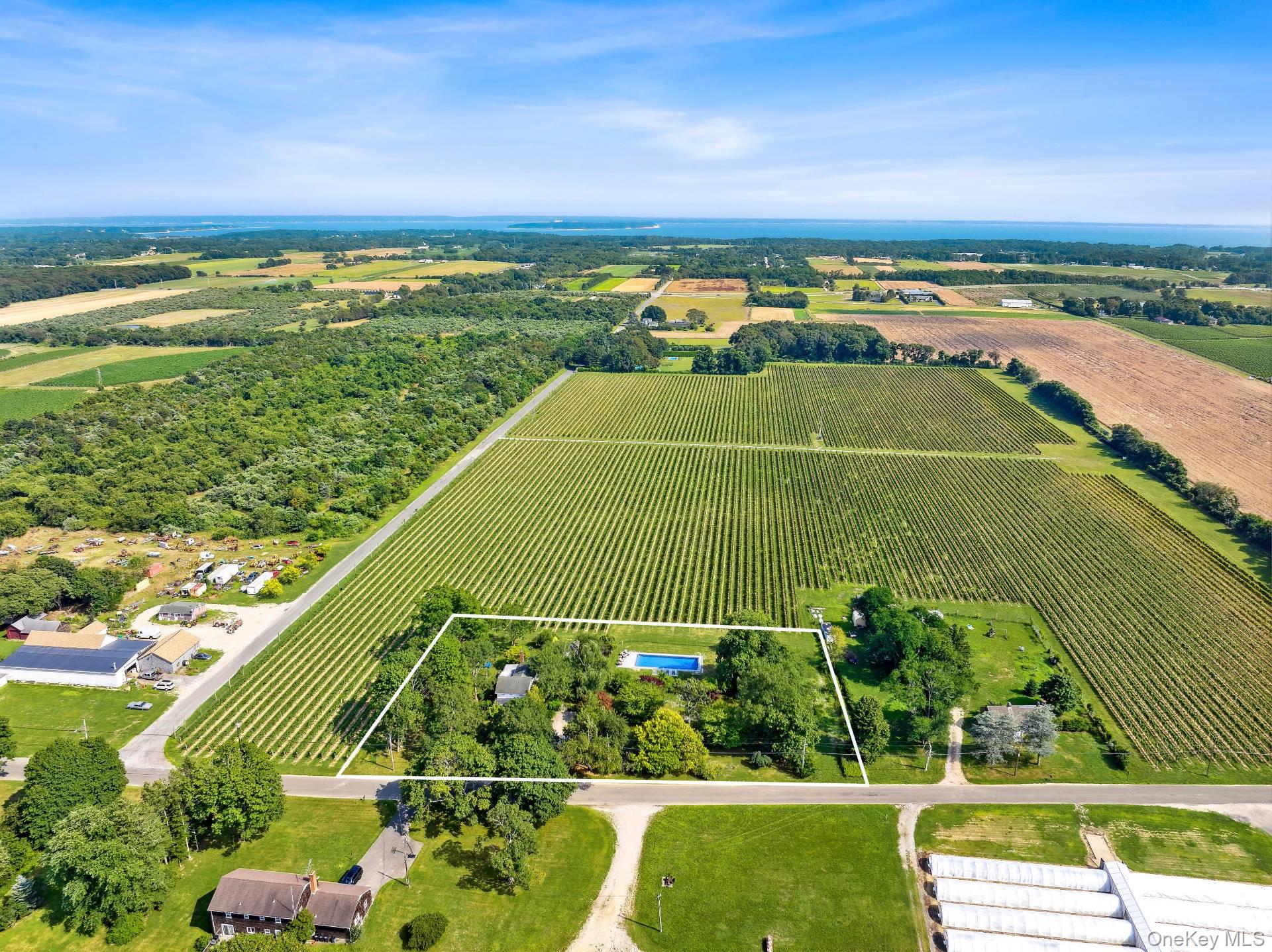 2600 Oregon Road Mattituck, NY 11952 - Photo 4 of 30 a view of a tennis court