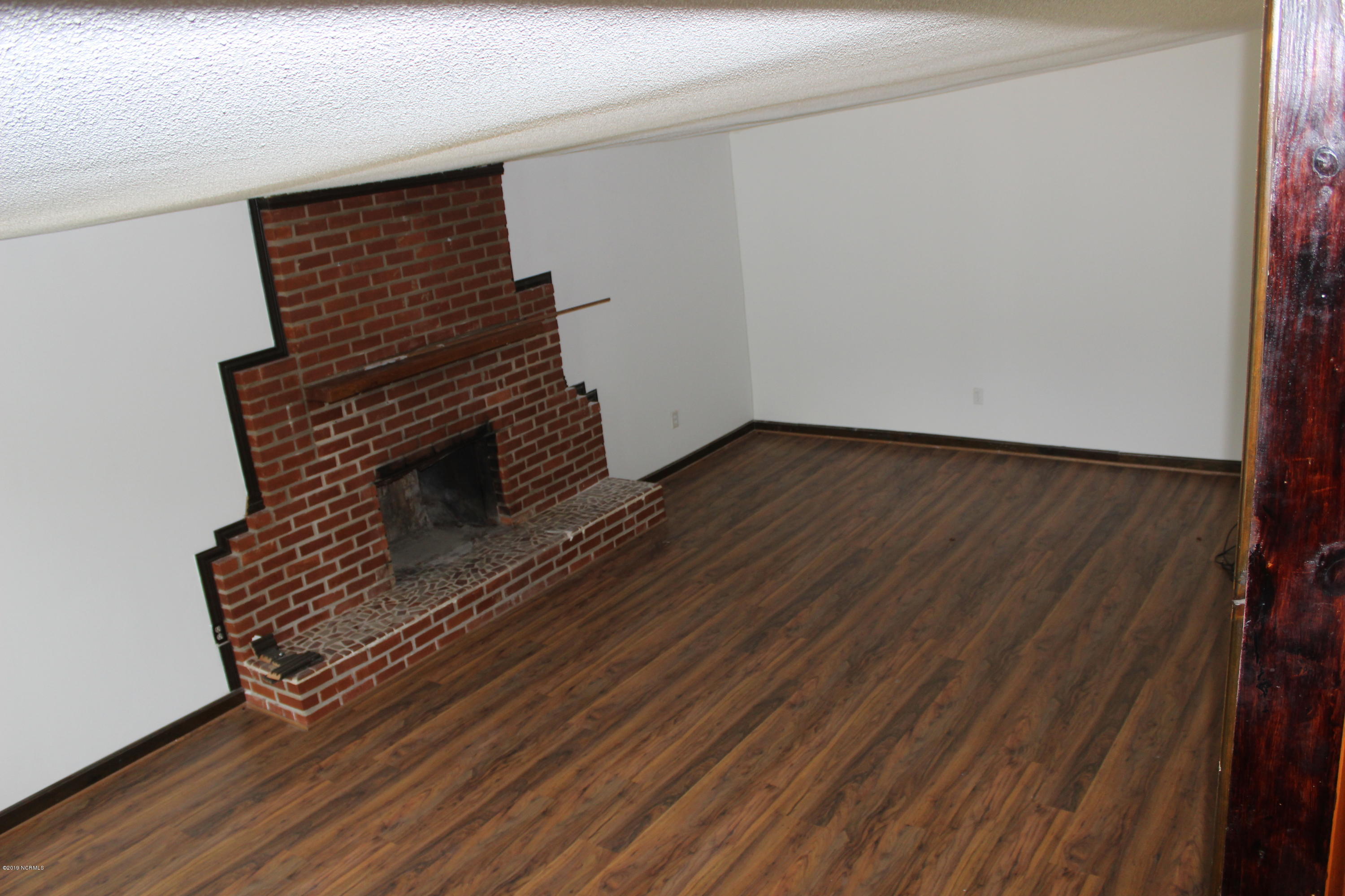 1019 Decatur Road Jacksonville, NC 28540 - Photo 17 of 23 Den 1