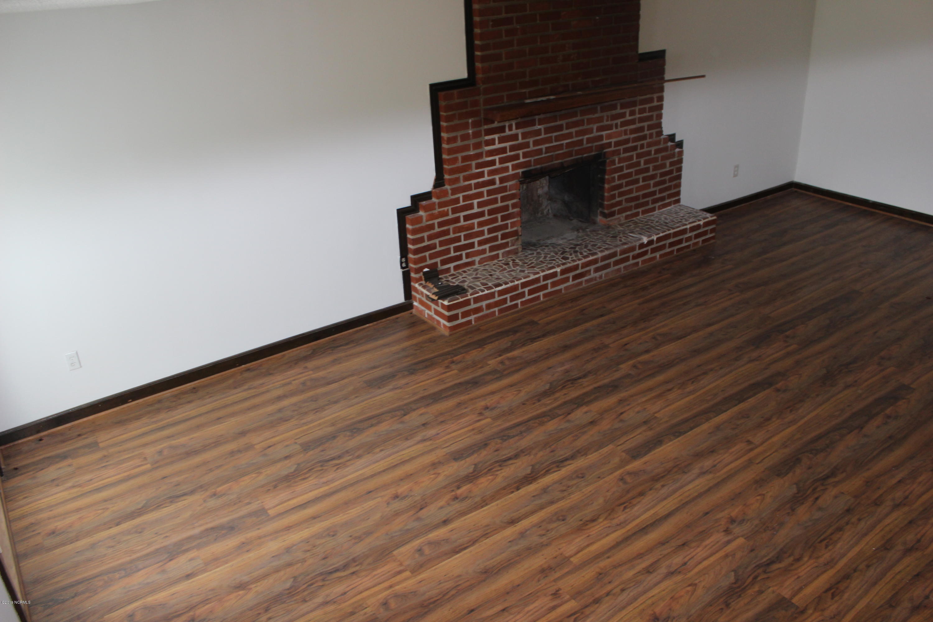 1019 Decatur Road Jacksonville, NC 28540 - Photo 18 of 23 Den 2