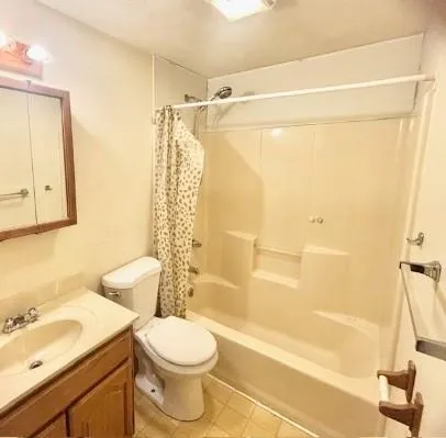 $850 | 40 Race Street, Unit 2D, Manor, PA 15665