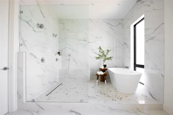 $899,000 | 610 North Oak Cliff Boulevard, Unit 203, Dallas, TX 75208