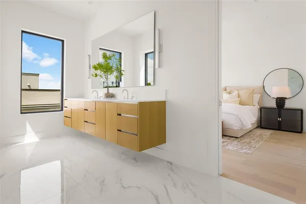 $899,000 | 610 North Oak Cliff Boulevard, Unit 203, Dallas, TX 75208