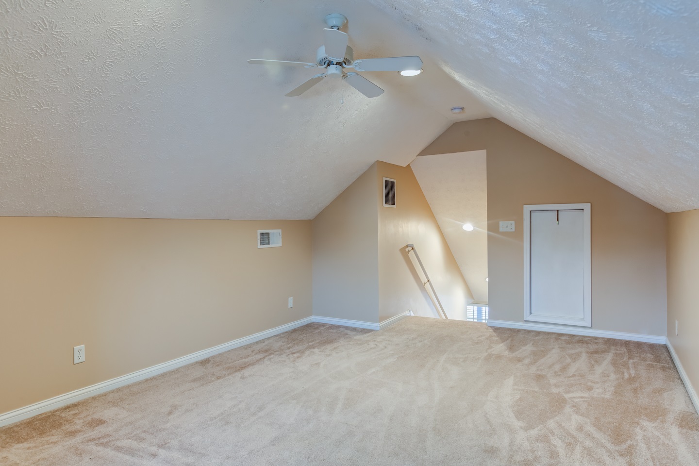 9701 Clippinger Road Evansville, IN 47725 - Photo 21 of 30 Gallery Image 21
