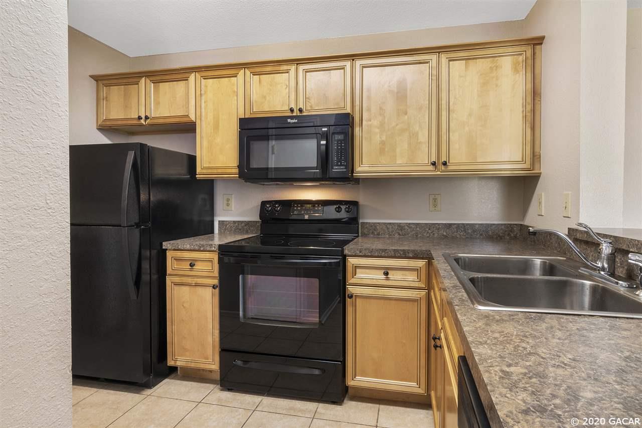 3705 Southwest 27th Street, Unit 528 Gainesville, FL 32608 - Photo 4 of 22