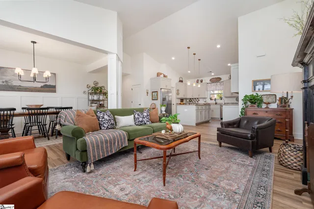 $459,999 | 117 East Peninsula Drive, Laurens, SC 29360