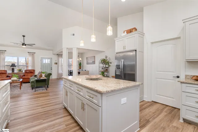 $459,999 | 117 East Peninsula Drive, Laurens, SC 29360