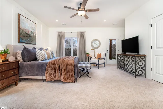 $459,999 | 117 East Peninsula Drive, Laurens, SC 29360