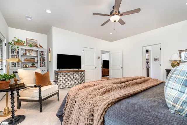 $459,999 | 117 East Peninsula Drive, Laurens, SC 29360