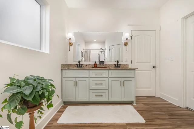 $459,999 | 117 East Peninsula Drive, Laurens, SC 29360