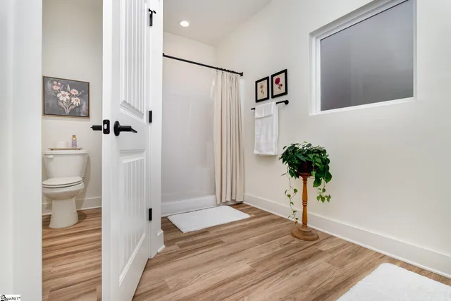 $459,999 | 117 East Peninsula Drive, Laurens, SC 29360