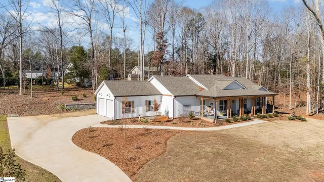 $459,999 | 117 East Peninsula Drive, Laurens, SC 29360