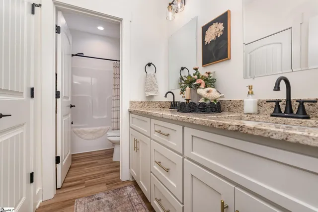 $459,999 | 117 East Peninsula Drive, Laurens, SC 29360