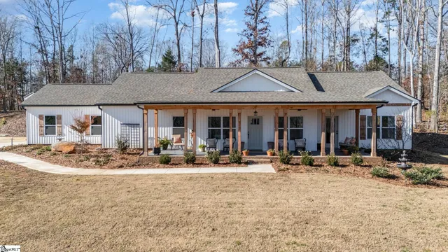 $459,999 | 117 East Peninsula Drive, Laurens, SC 29360