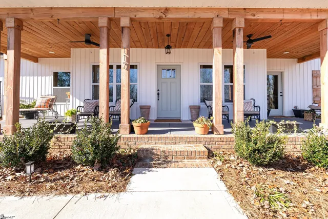 $459,999 | 117 East Peninsula Drive, Laurens, SC 29360