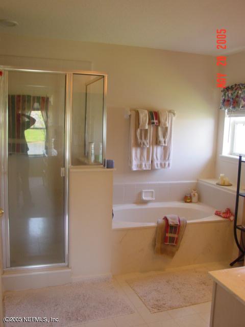 6249 Duclay Road Jacksonville, FL 32244 - Photo 4 of 7 Master bath