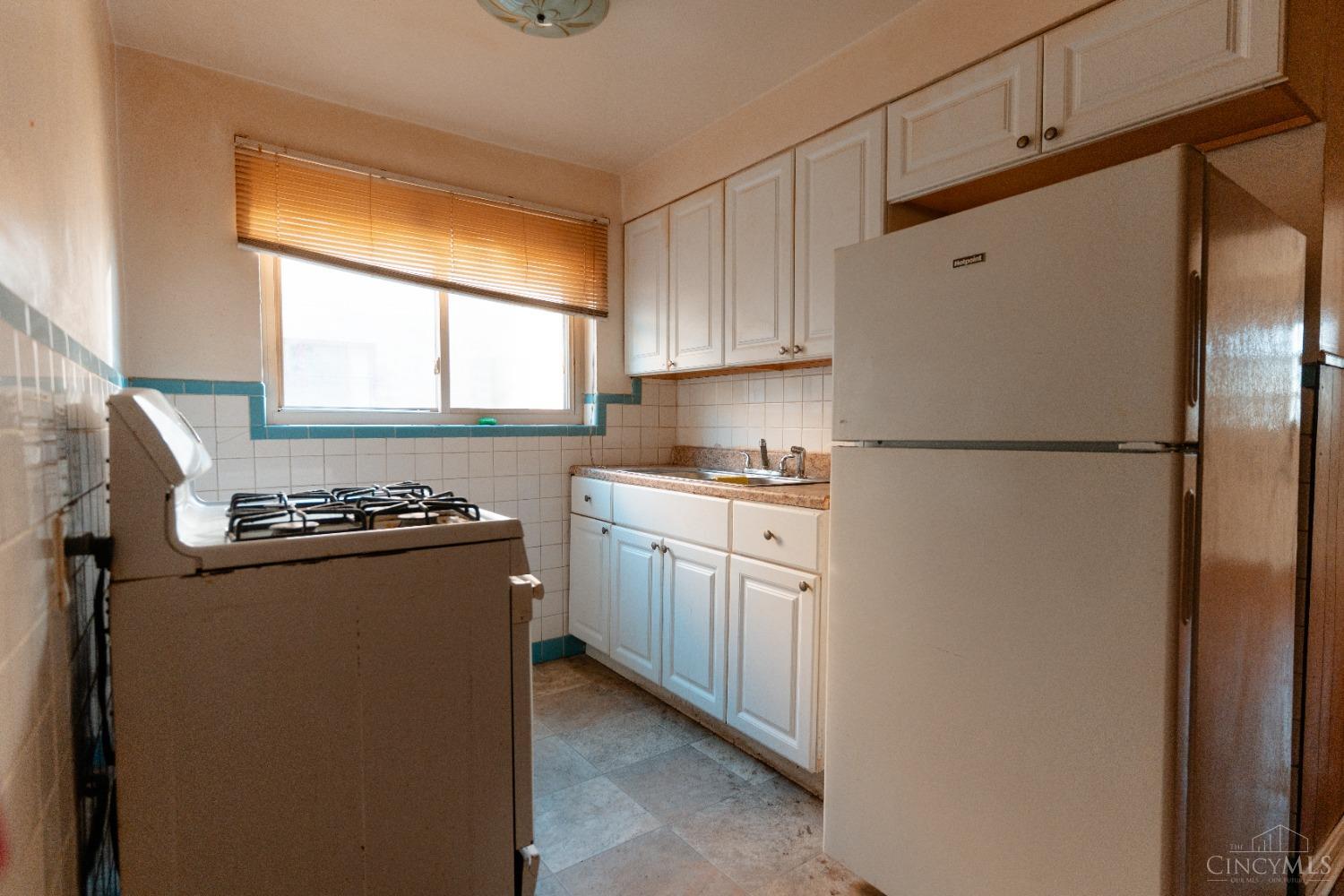 1635 Summit Road Cincinnati, OH 45237 - Photo 6 of 15