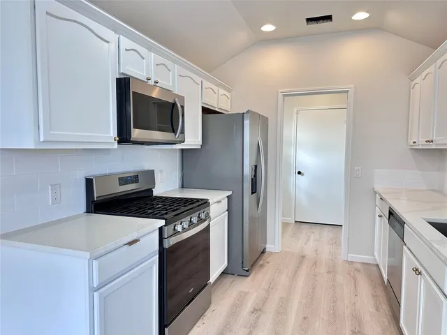 $1,800 | 360 Atlantis, Kyle, TX 78640