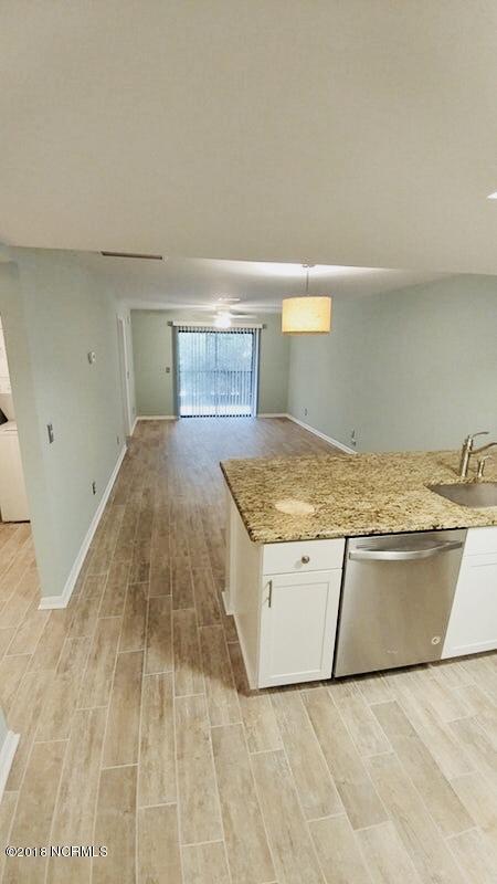 4403 Holly Tree Road, Unit 1005 Wilmington, NC 28412 - Photo 3 of 12 Update image living